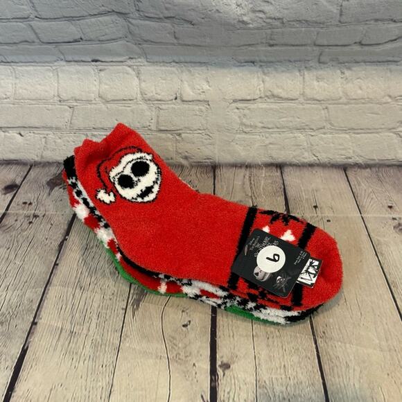 Disney Nightmare Before Christmas 4 Pairs of Fuzzy Socks - Picture 1 of 3